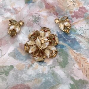 Vintage Juliana Amber Dog toothed Brooch and Clip earrings